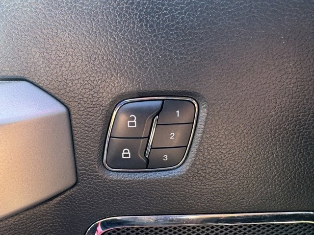 Used 2016 Ford F150 Lariat image 19