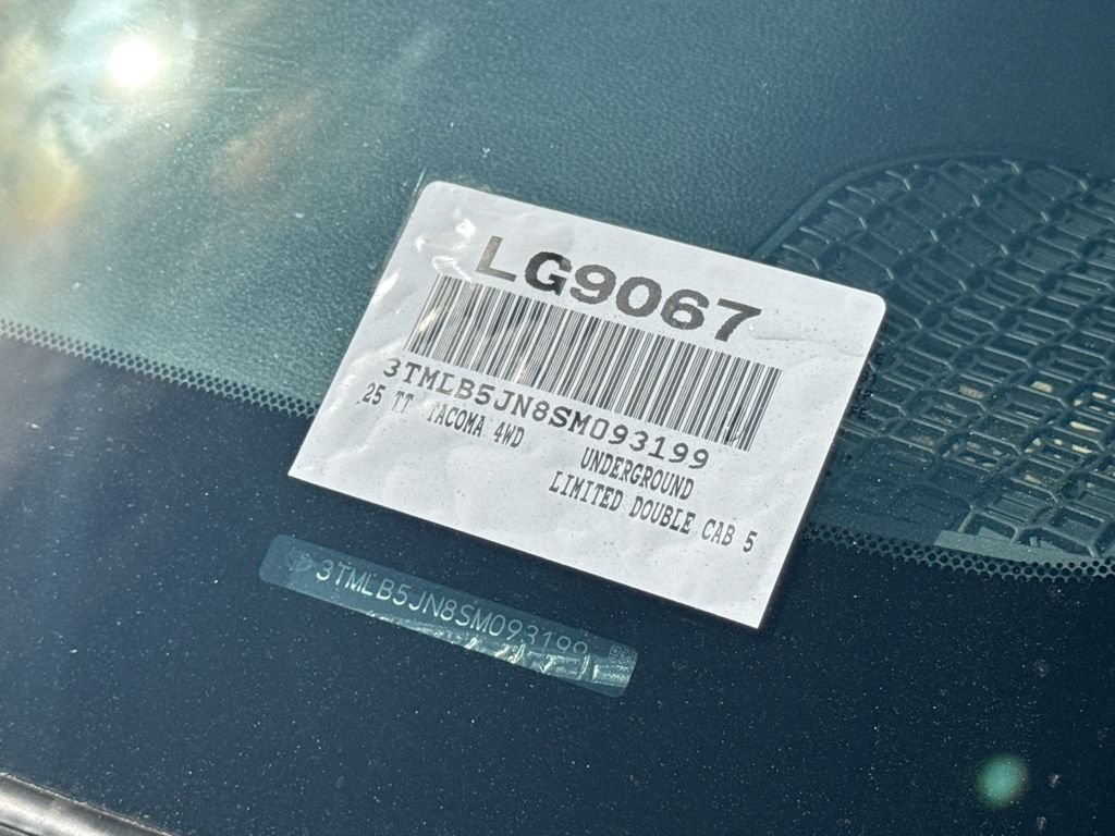 Used 2025 Toyota Tacoma SR5 AWD/4WD image 16