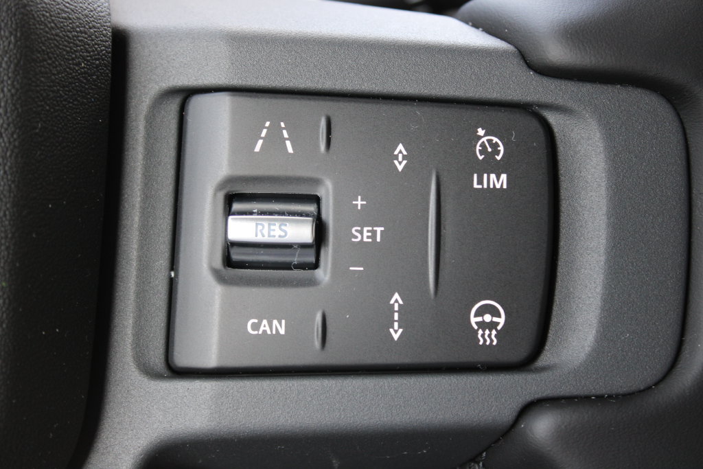 New 2026 Land Rover Defender 110 X-Dynamic SE AWD/4WD image 17