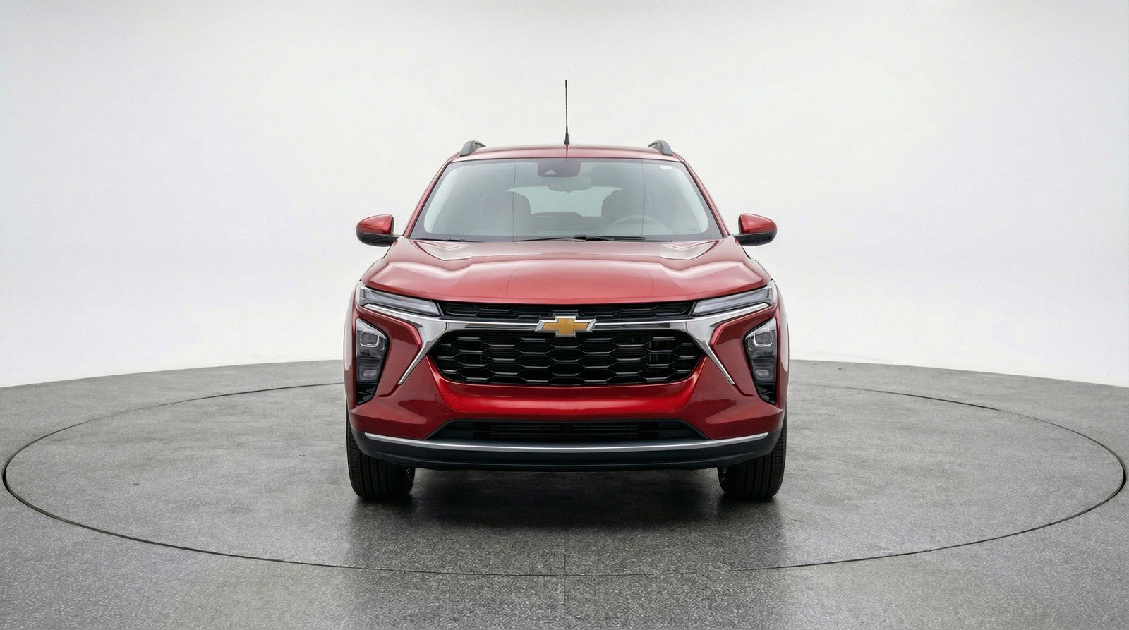 Used 2025 Chevrolet Trax LT FWD image 2