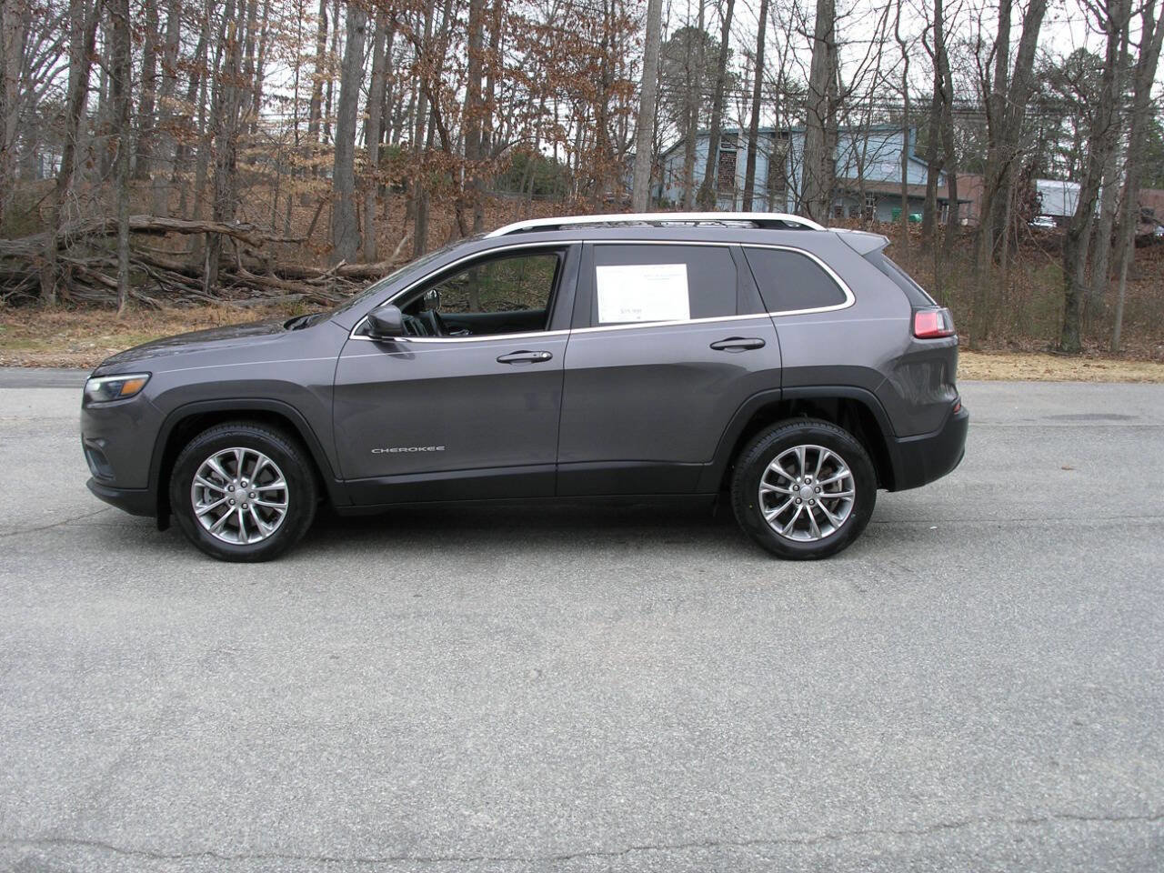 Used 2019 Jeep Cherokee Latitude Plus w/ Cold Weather Group image 13