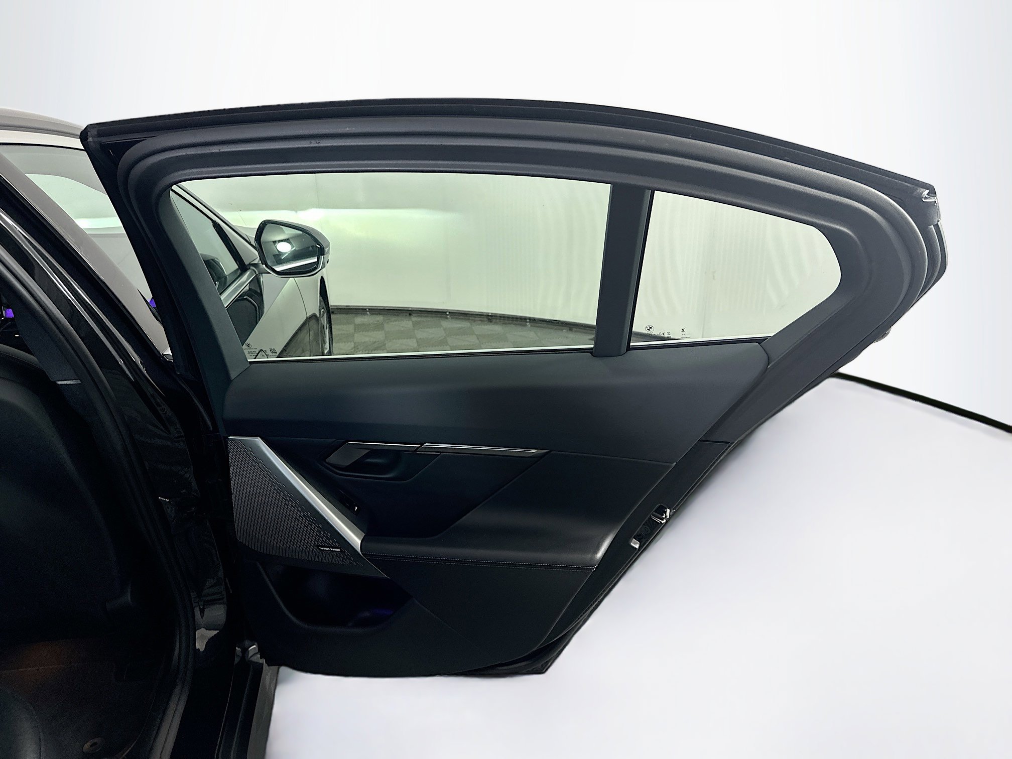 Used 2024 BMW i5 eDrive40i RWD image 33