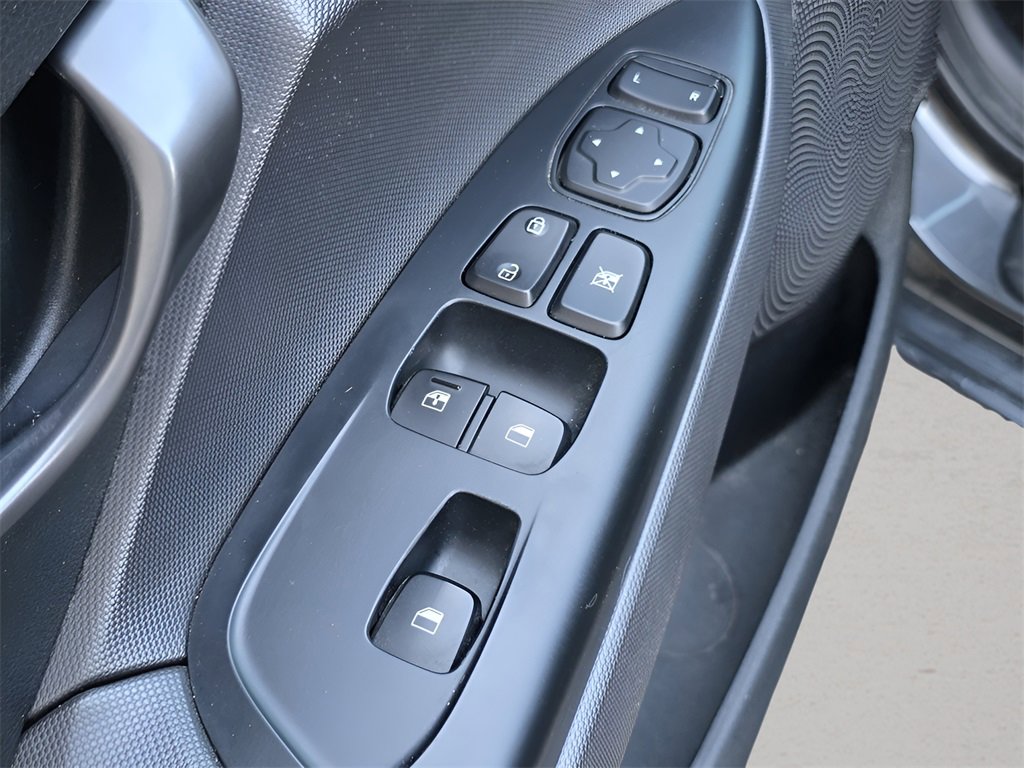 Used 2019 Hyundai Veloster 2.0 Premium image 17