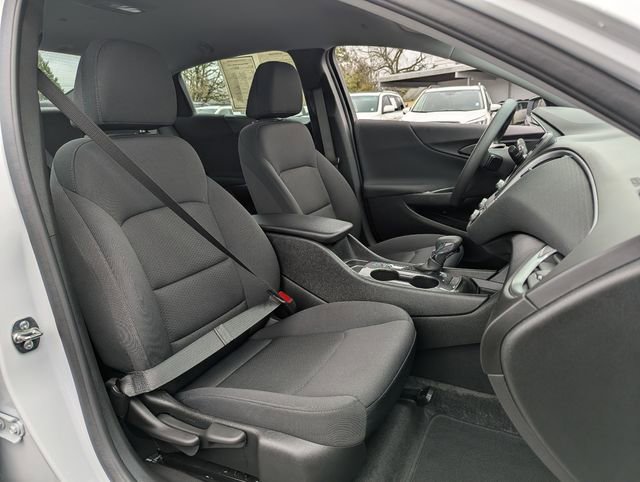 Used 2025 Chevrolet Malibu LS image 32