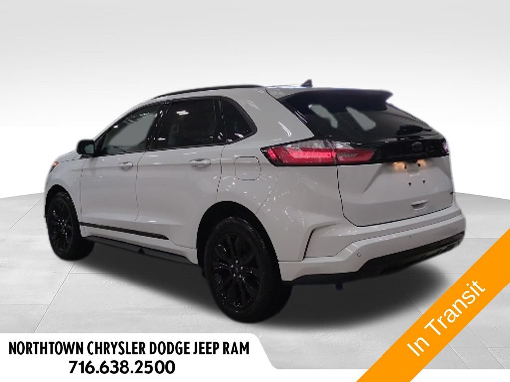 Used 2024 Ford Edge SE w/ Black Appearance Package AWD/4WD image 4