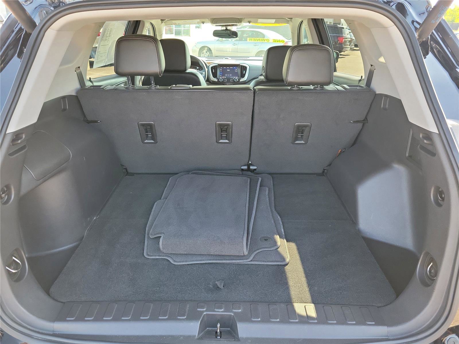 Used 2024 GMC Terrain SLT AWD/4WD image 9