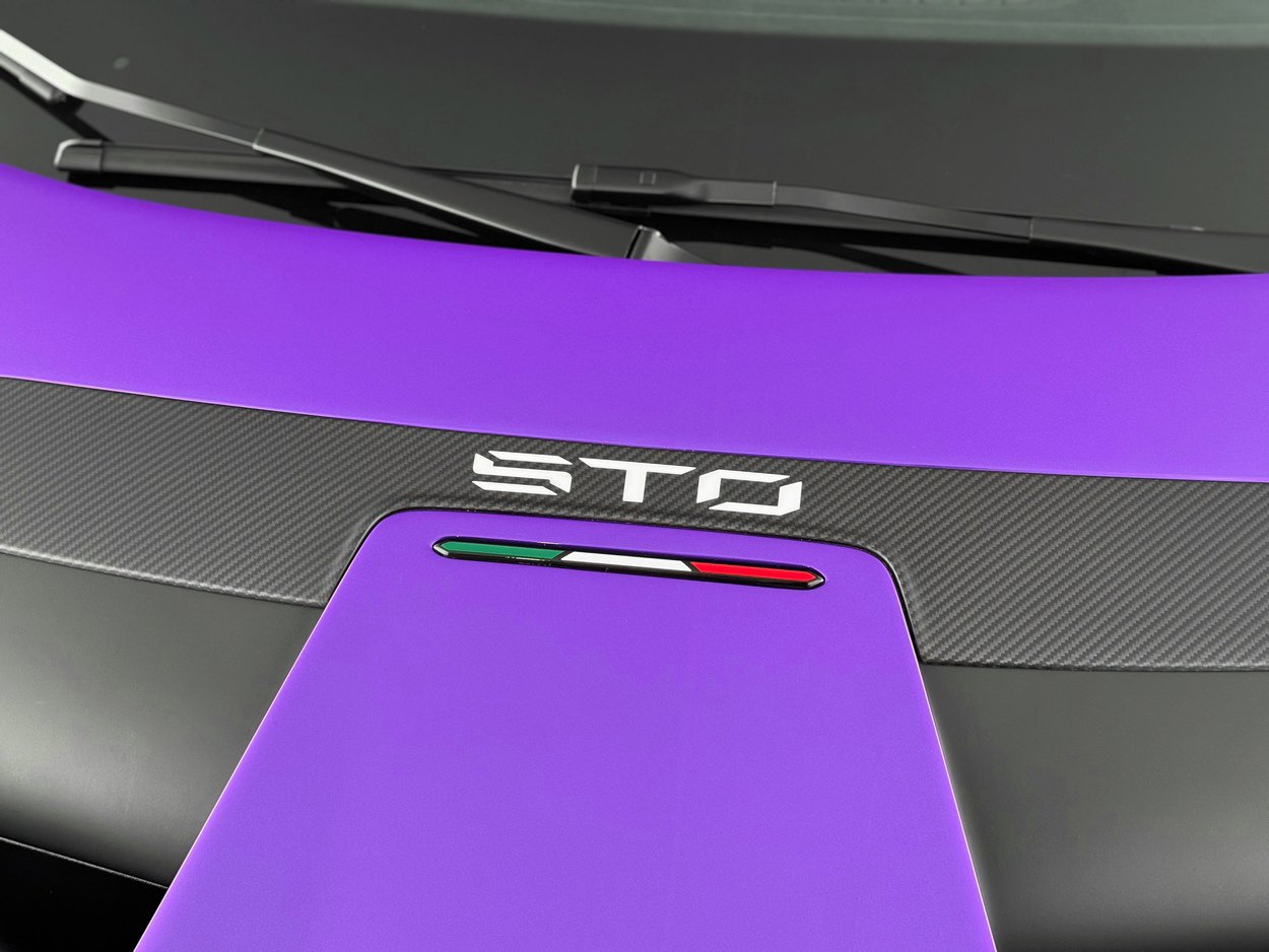 Used 2023 Lamborghini Huracan STO image 40