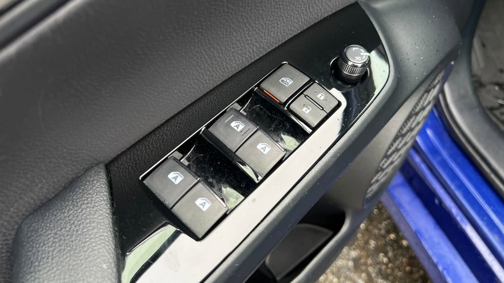 Certified 2018 Toyota Prius Three image 35