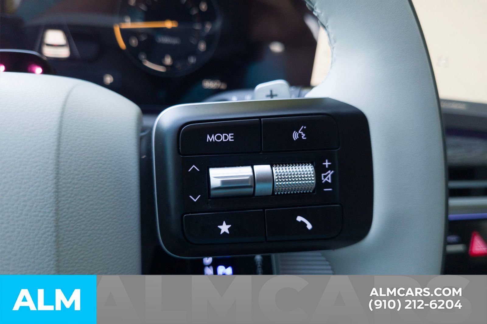 Used 2025 Hyundai Santa Fe Calligraphy image 32