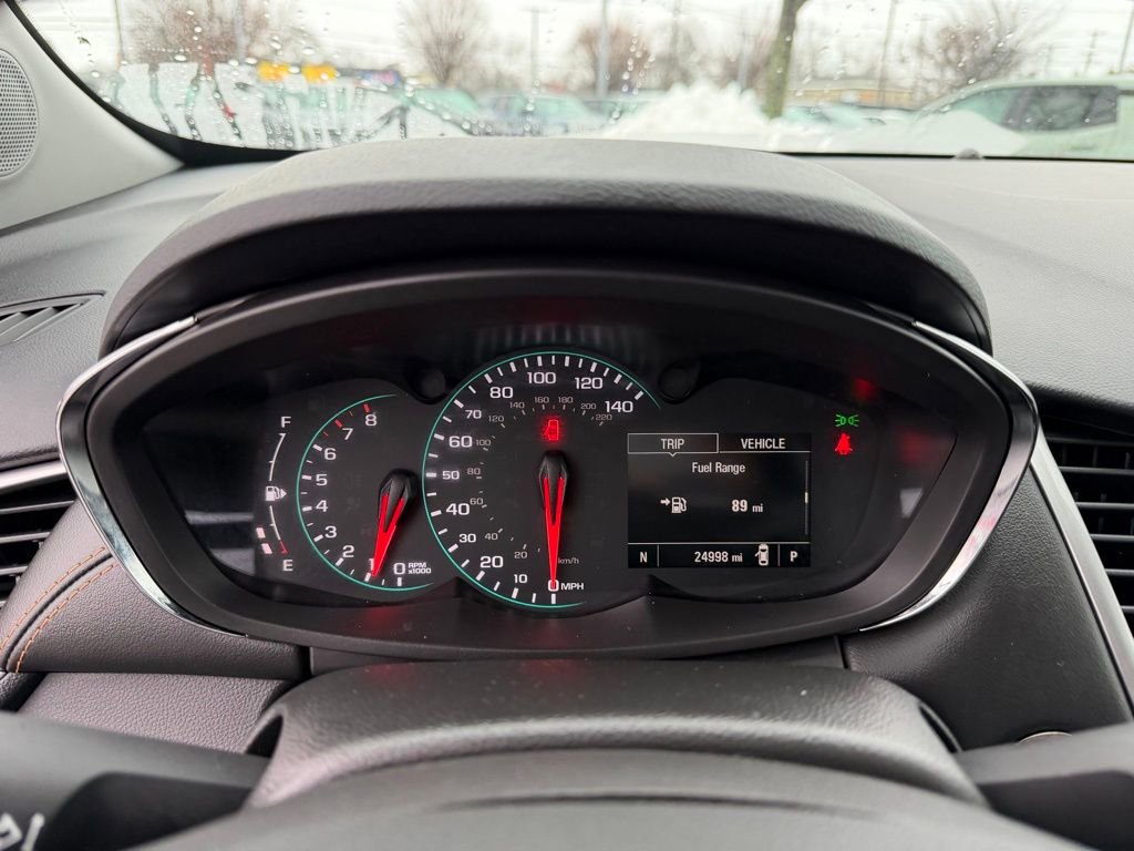 Used 2022 Chevrolet Trax LT w/ LT Convenience Package image 13