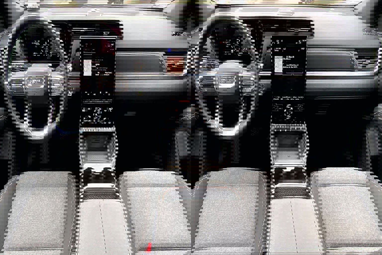 Used 2025 GMC Terrain Elevation image 16