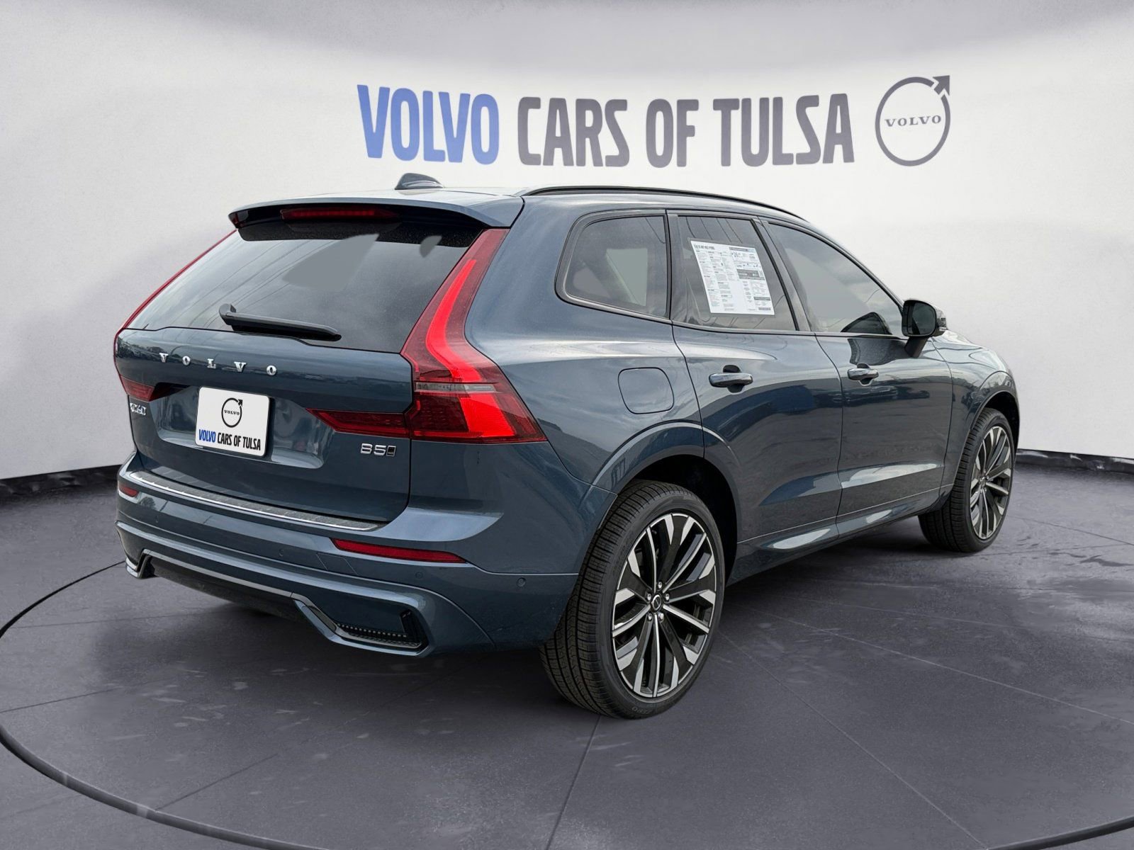 New 2026 Volvo XC60 B5 Ultra w/ Protection Package Premier image 5