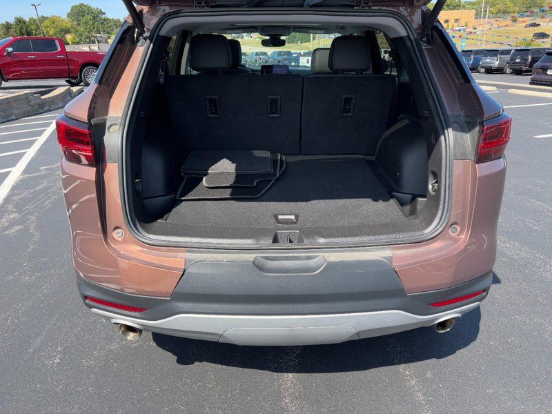 Used 2023 Chevrolet Blazer LT w/ Midnight/Sport Edition image 4