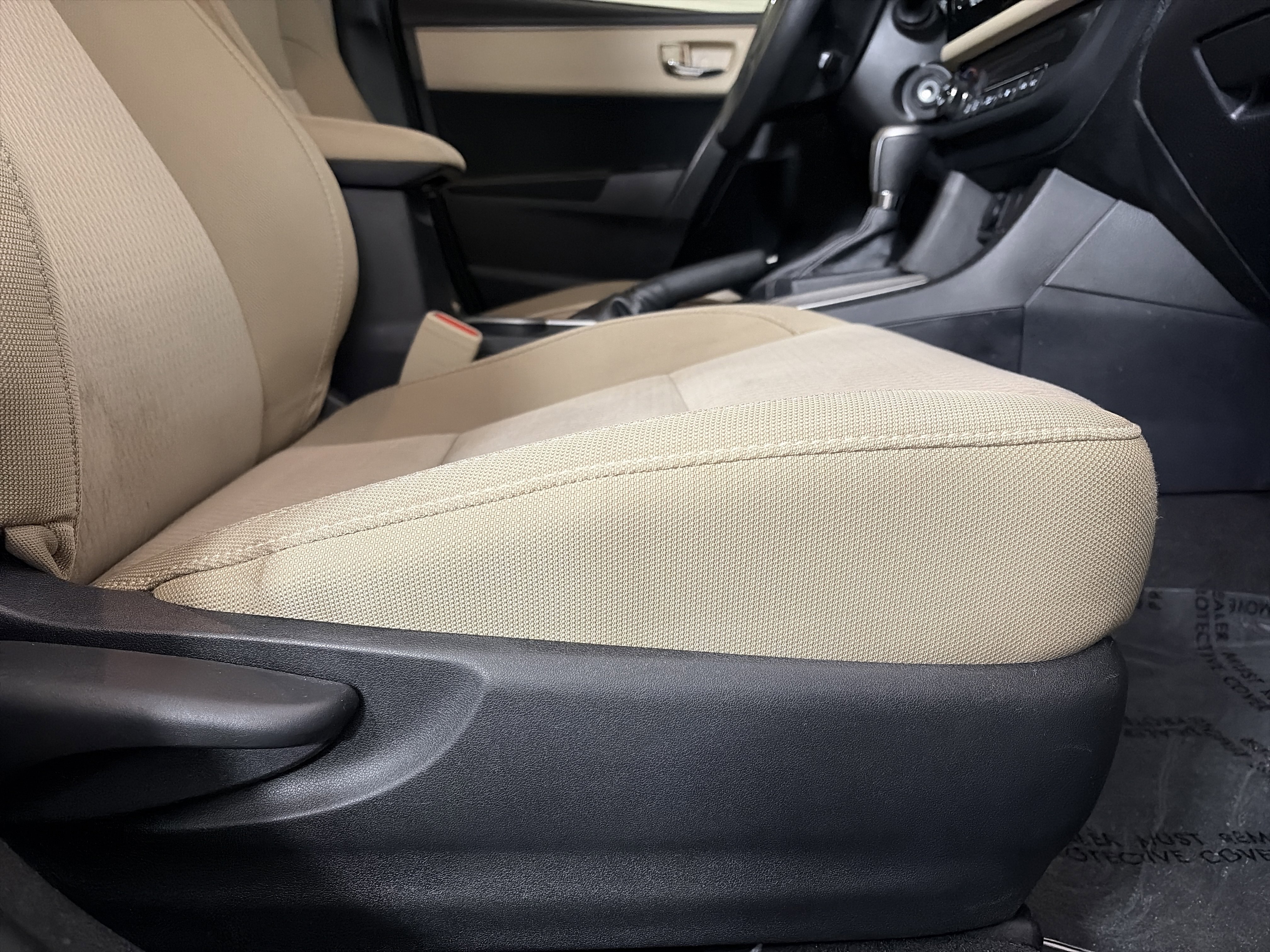 Used 2016 Toyota Corolla LE image 30