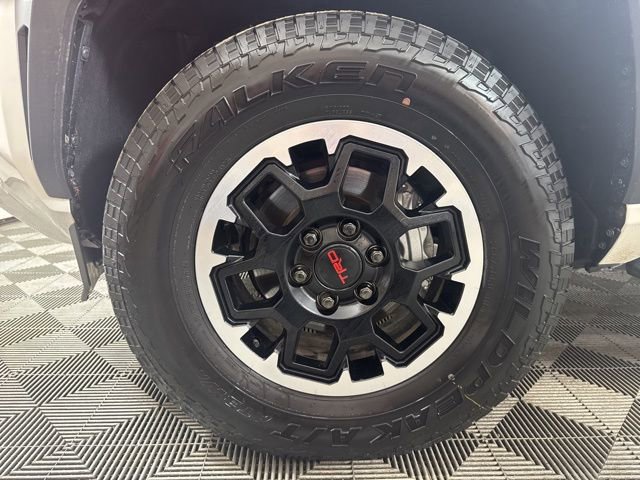 Used 2025 Toyota 4Runner TRD Off-Road Premium image 10