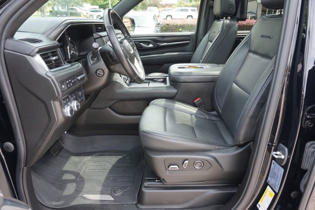 Used 2021 GMC Yukon Denali w/ Denali Premium Package image 19