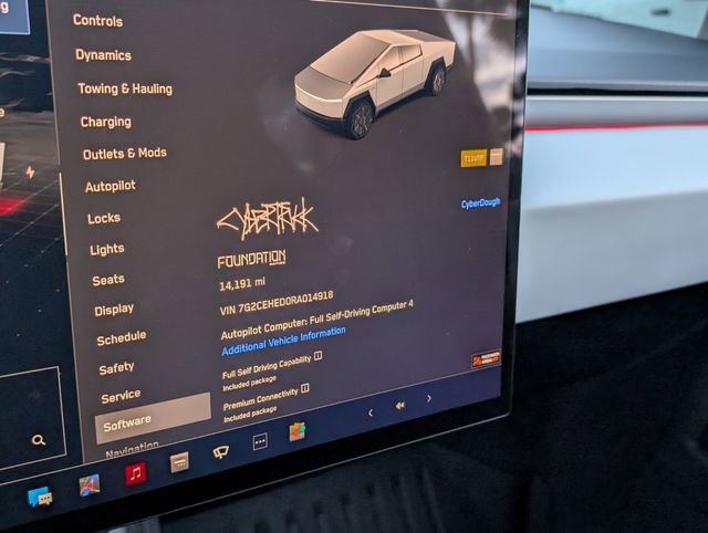 Used 2024 Tesla Cybertruck AWD Crew Cab image 21