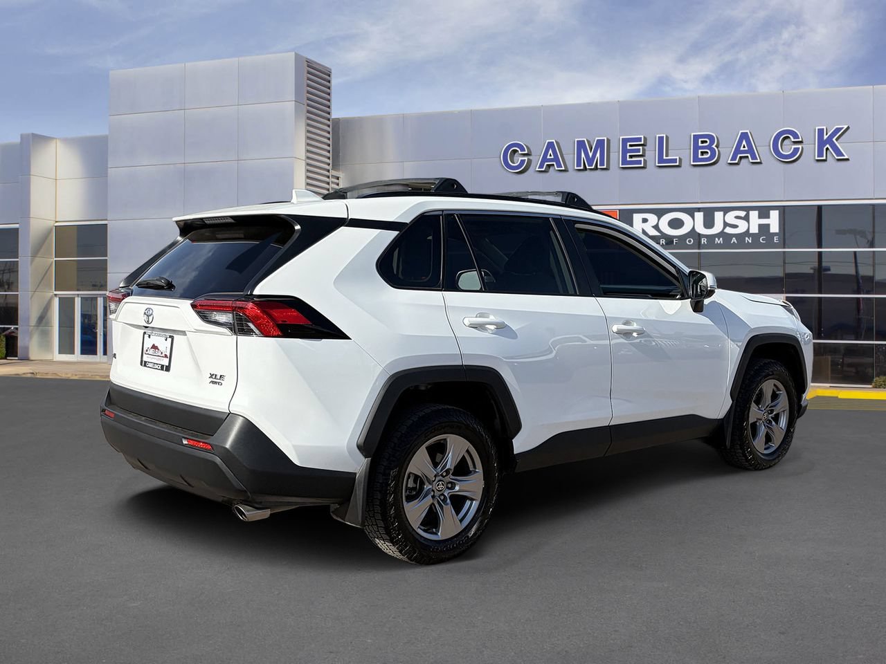 Used 2023 Toyota RAV4 XLE AWD/4WD image 6