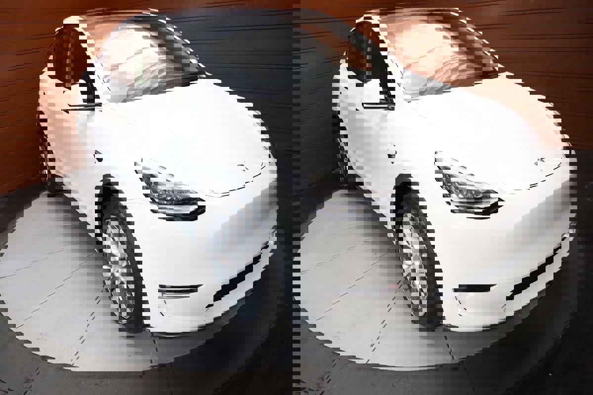 Used 2023 Tesla Model Y Long Range image 14