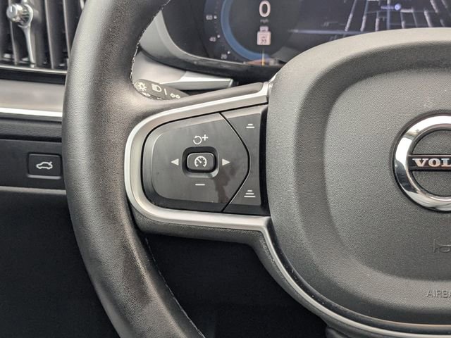 Certified 2025 Volvo XC60 B5 Core image 31