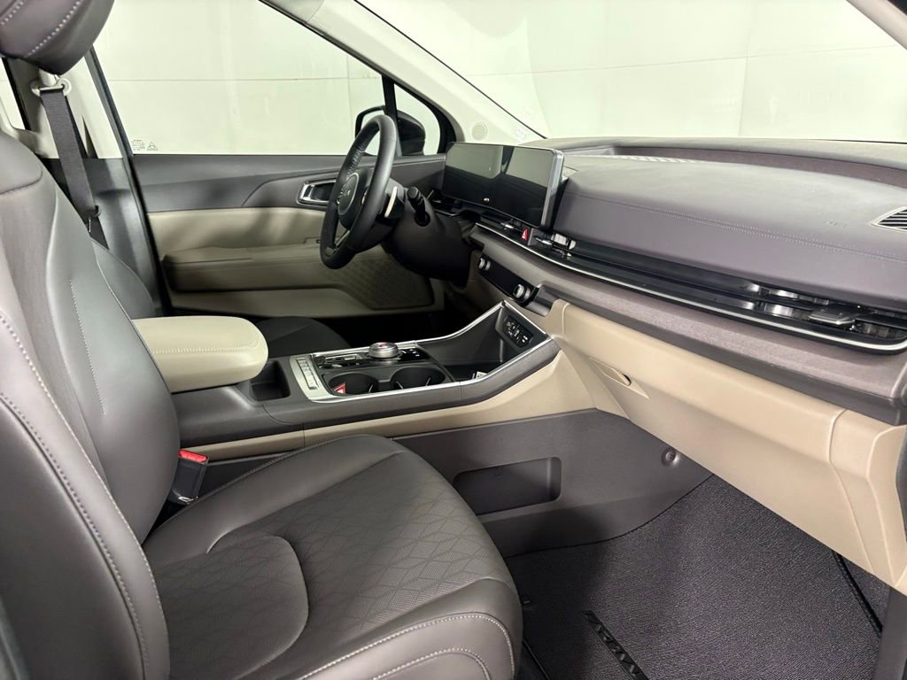 New 2026 Kia Carnival EX FWD image 14