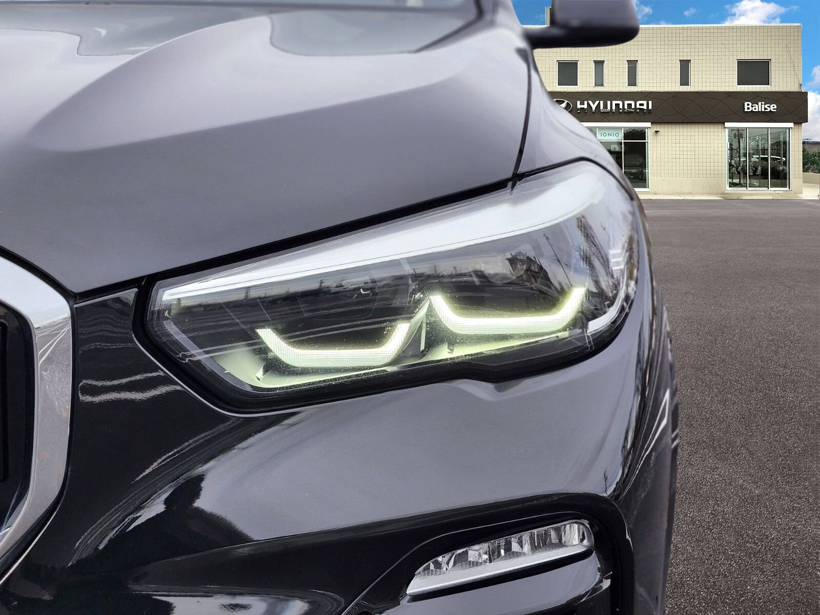 Used 2021 BMW X5 xDrive40i w/ M Sport Package image 10