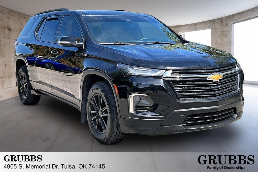 Used 2023 Chevrolet Traverse LT FWD image 1