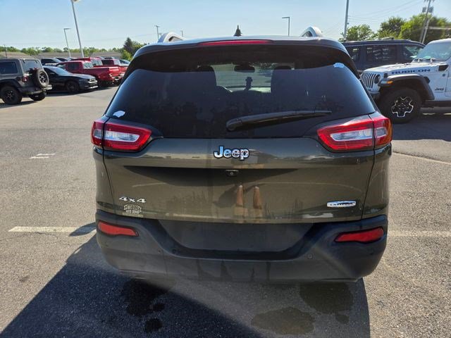 Used 2015 Jeep Cherokee Latitude w/ Cold Weather Group AWD/4WD image 13