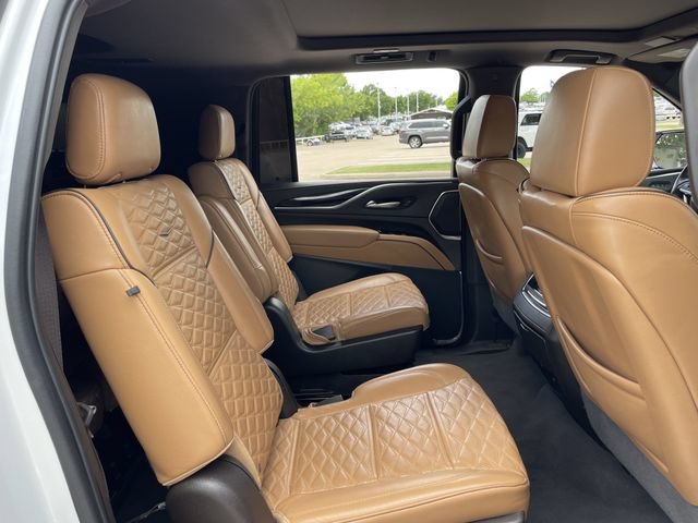 Used 2022 Cadillac Escalade ESV Premium Luxury AWD/4WD image 31