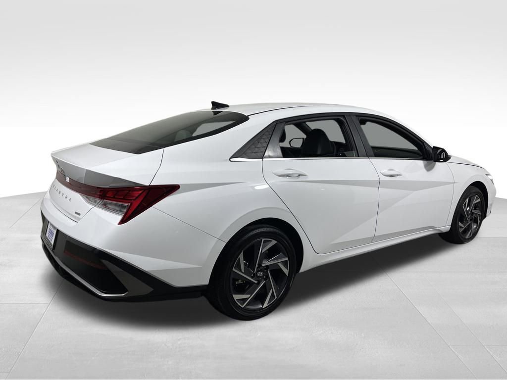 New 2025 Hyundai Elantra Limited image 5