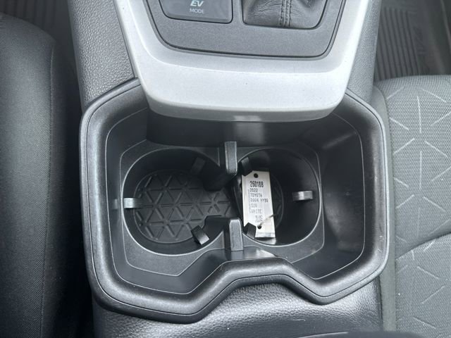 Used 2022 Toyota RAV4 XLE AWD/4WD image 18