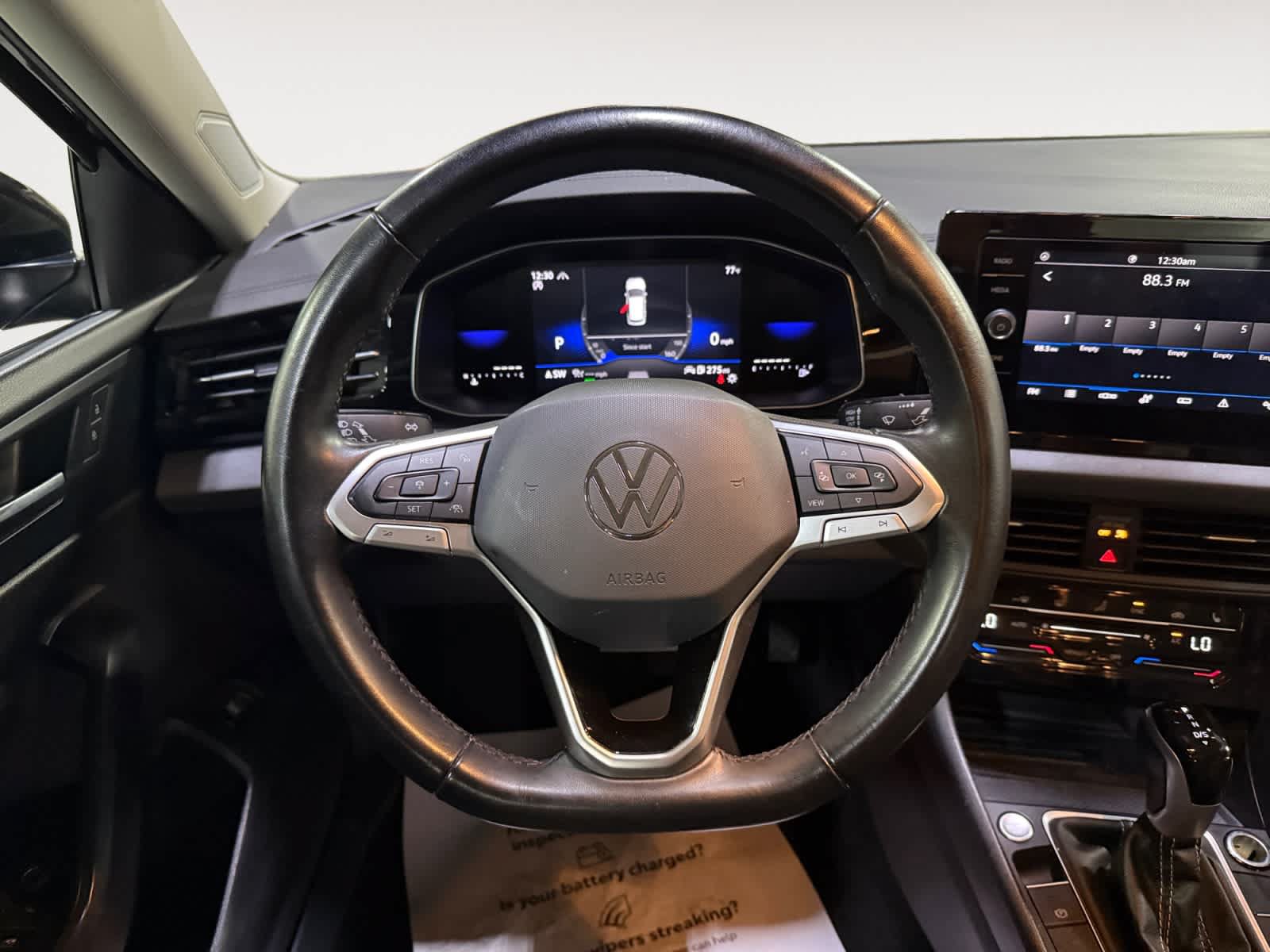 Used 2025 Volkswagen Jetta SE FWD image 19