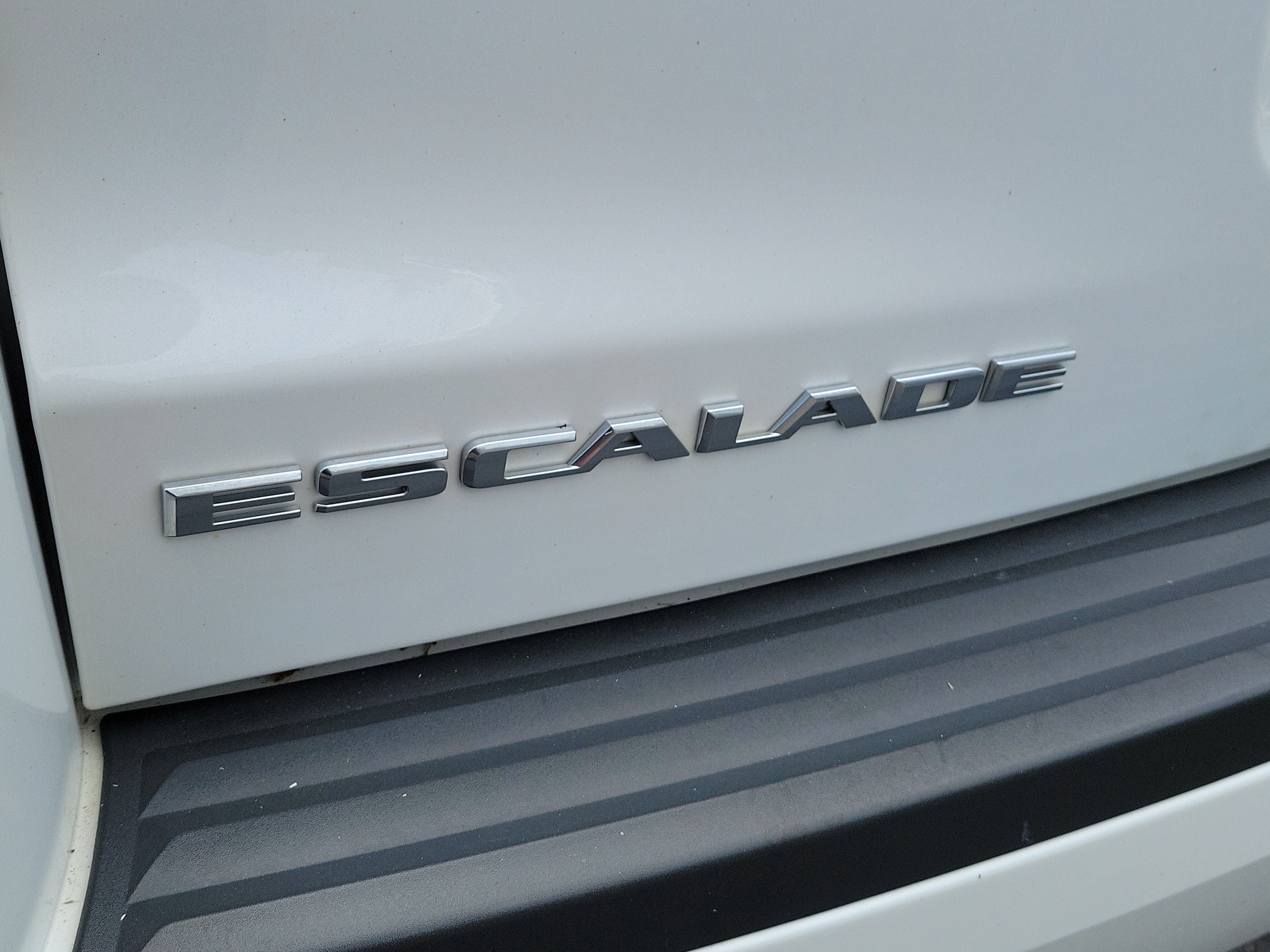 Used 2020 Cadillac Escalade Luxury AWD/4WD image 8