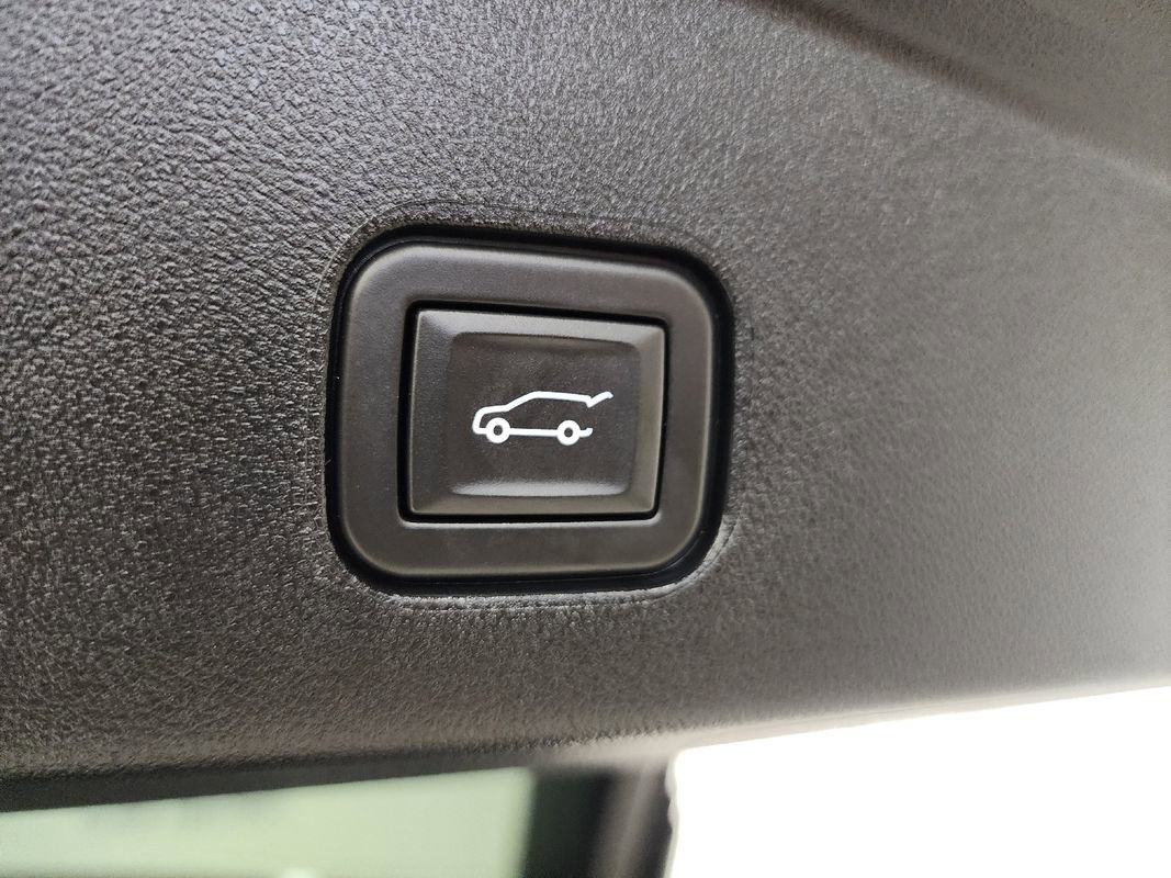 Used 2024 Cadillac Lyriq Sport image 32