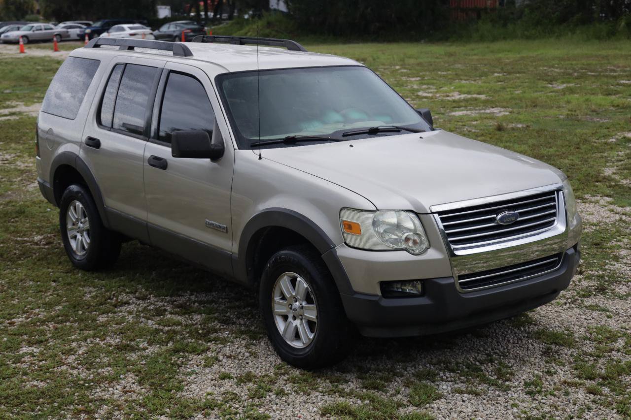 Used 2006 Ford Explorer XLT RWD image 15