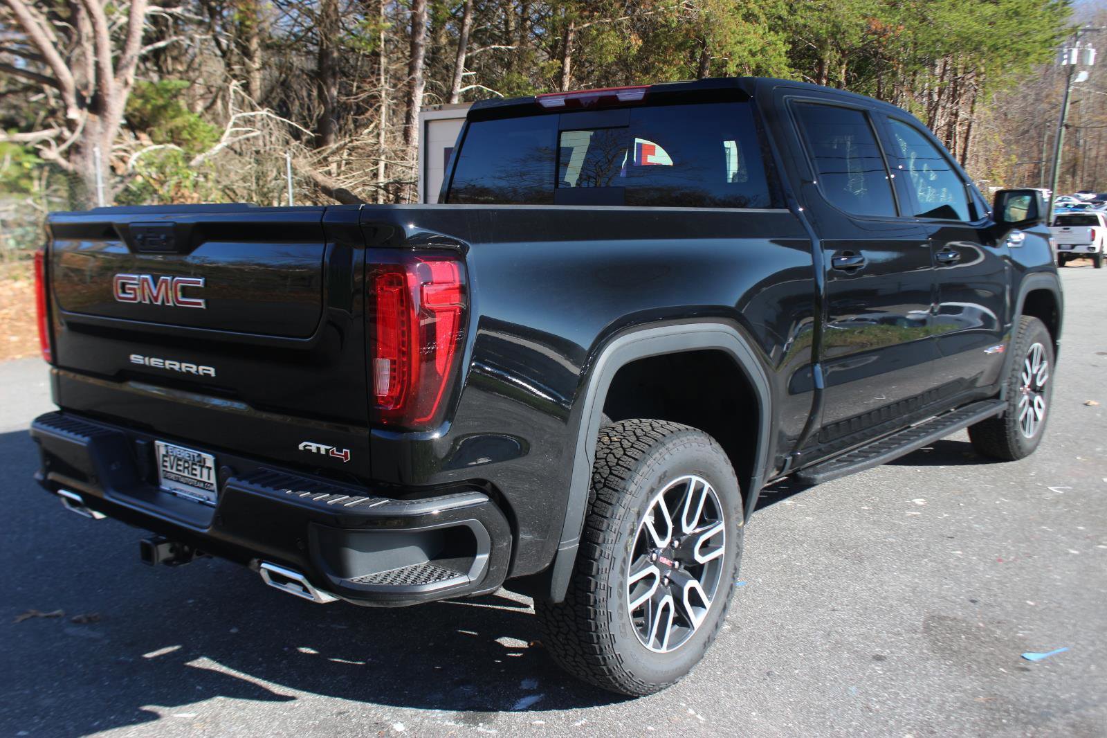 New 2026 GMC Sierra 1500 AT4 w/ AT4 Premium Package image 6