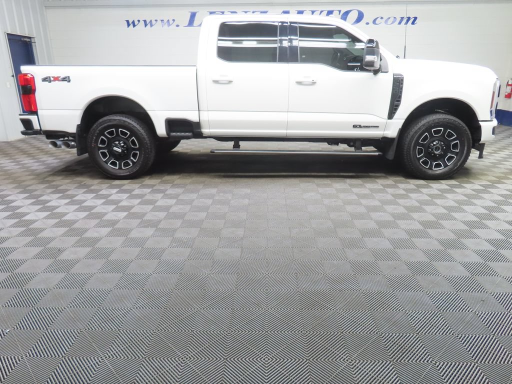 Used 2025 Ford F250 Platinum AWD/4WD image 2