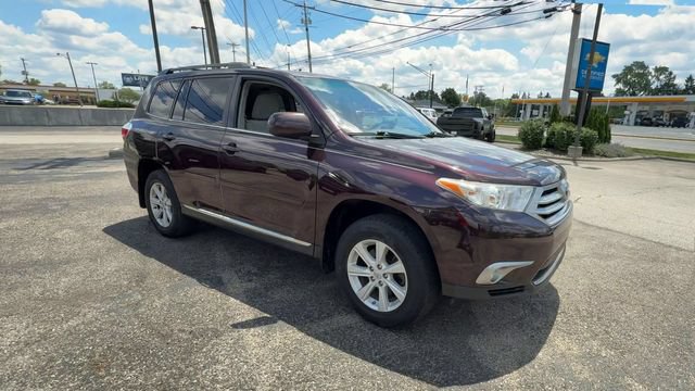 Used 2012 Toyota Highlander 4WD w/ Tech Pkg image 2