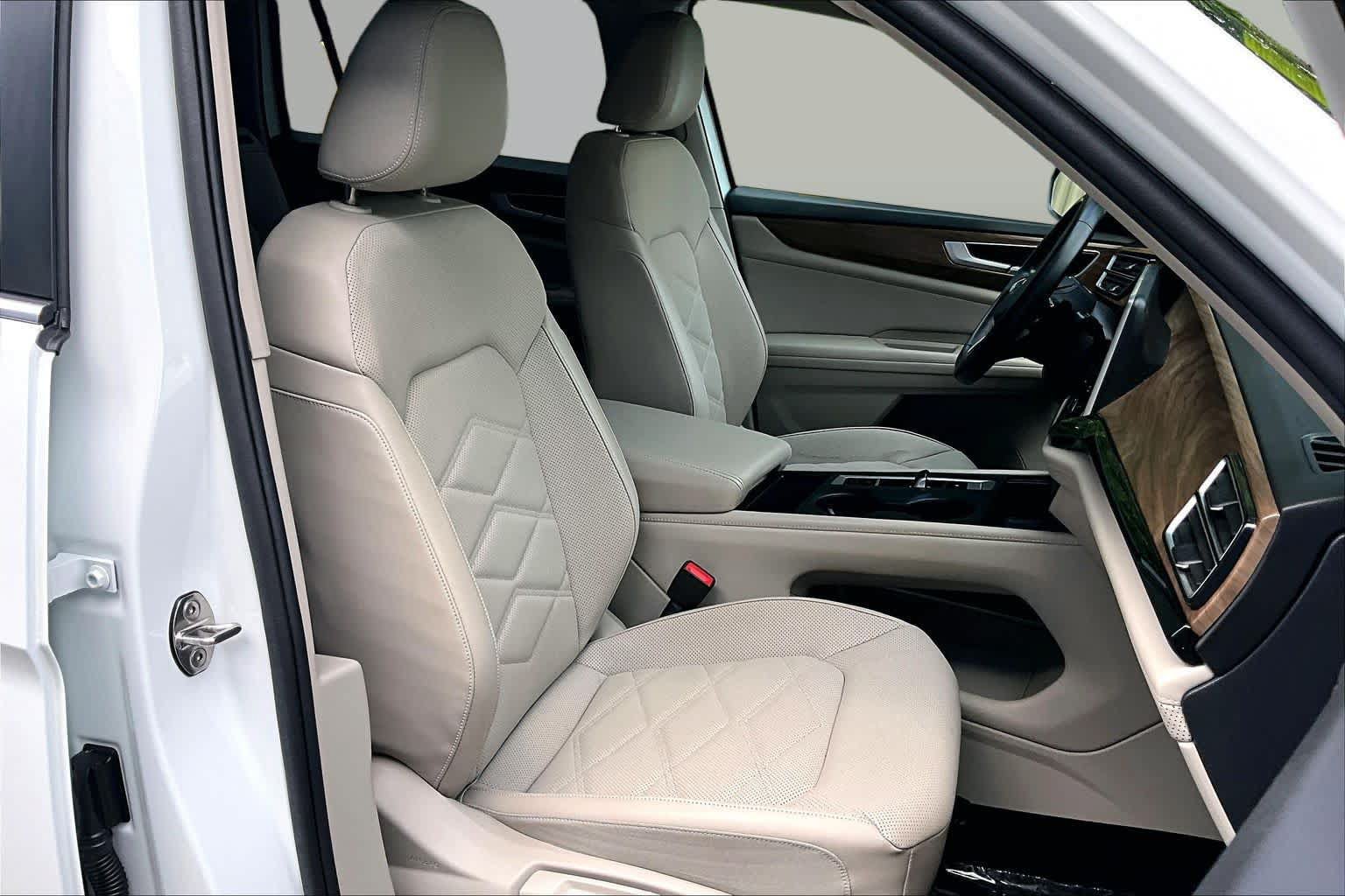 Used 2024 Volkswagen Atlas SE AWD/4WD image 8