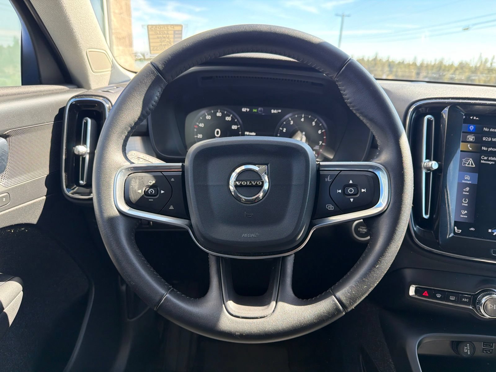 Used 2020 Volvo XC40 T5 Momentum w/ Protection Package Premier AWD/4WD image 11