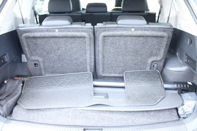Used 2019 Volkswagen Tiguan SEL Premium w/ 3rd Row Seat Package AWD/4WD image 29