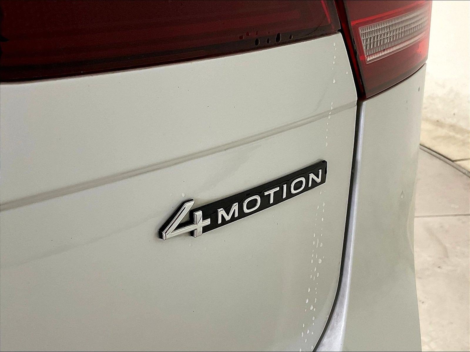 Used 2022 Volkswagen Tiguan SE R-Line AWD/4WD image 24