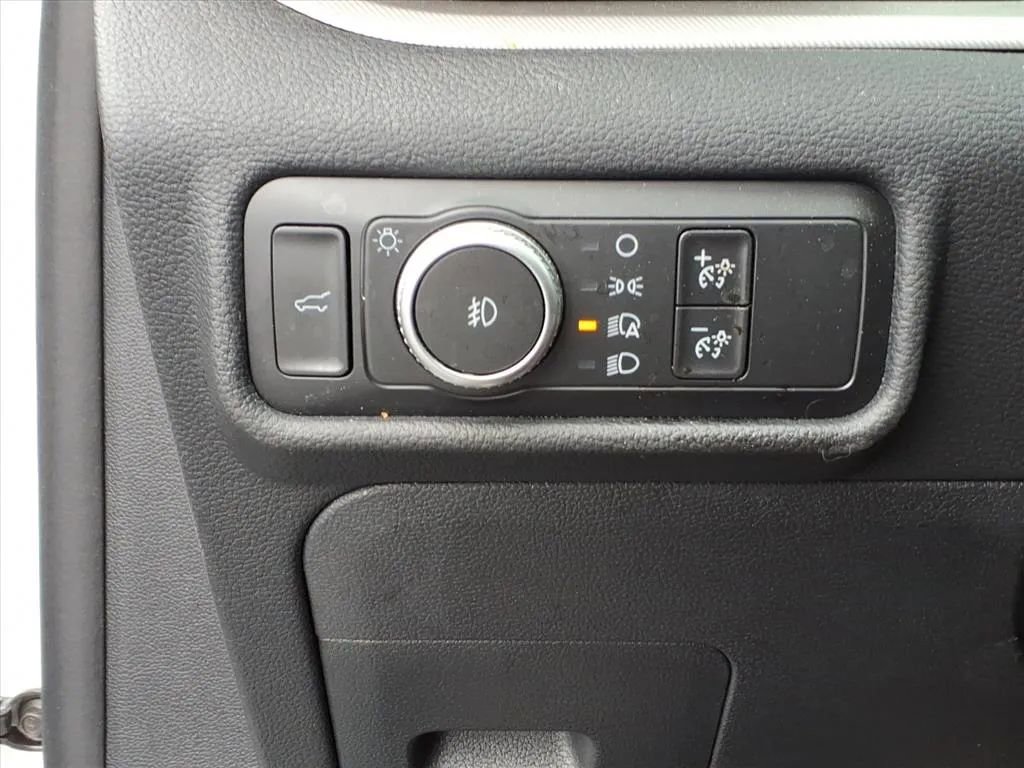 Used 2020 Ford Explorer XLT w/ Equipment Group 202A image 29