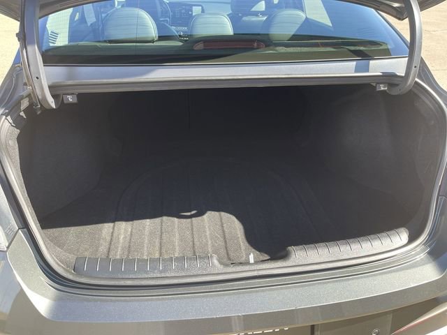 Used 2024 Hyundai Elantra Limited image 24