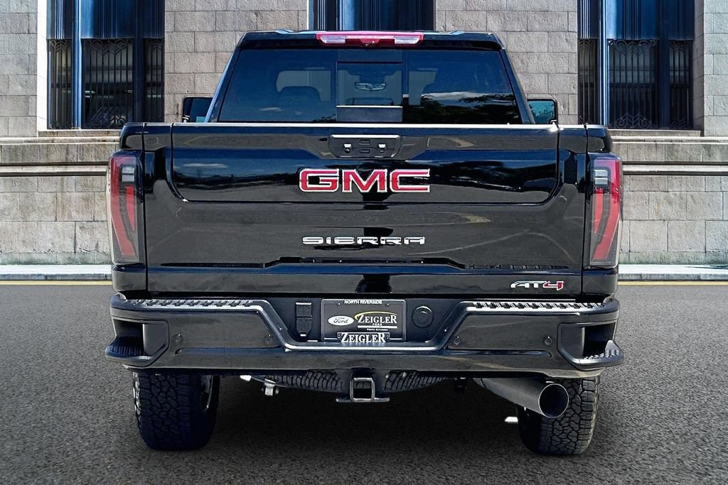 Used 2025 GMC Sierra 2500 AT4 w/ AT4 Premium Plus Package AWD/4WD image 4