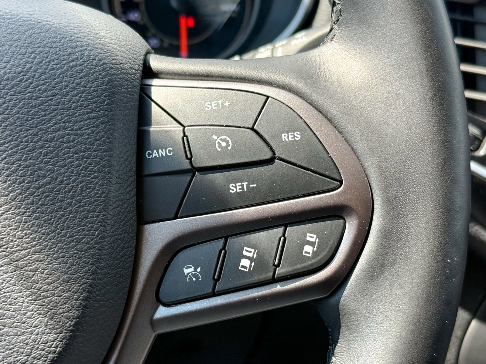 Used 2021 Jeep Cherokee Limited AWD/4WD image 26