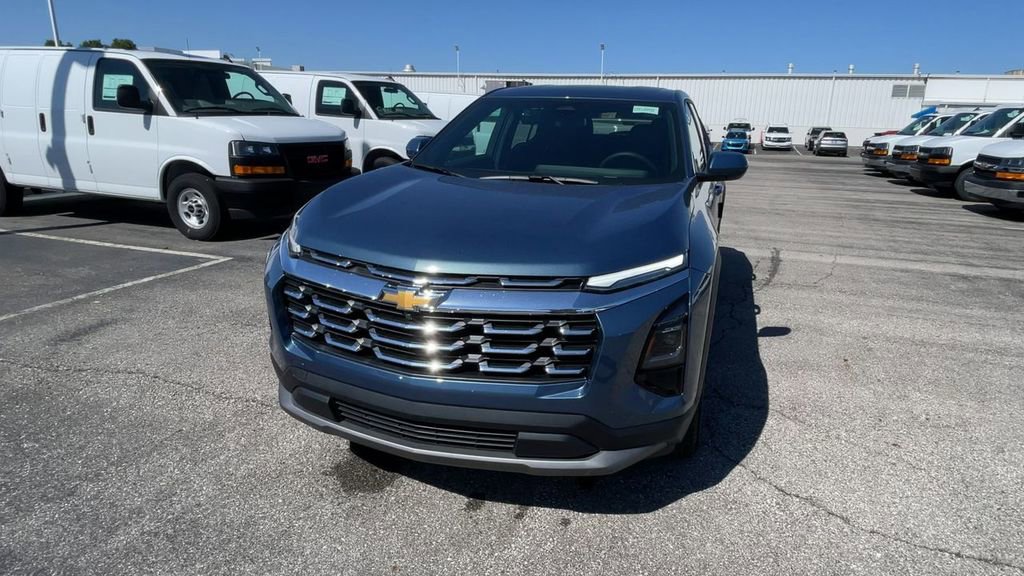 New 2026 Chevrolet Equinox LT w/ Convenience Package II AWD/4WD image 5