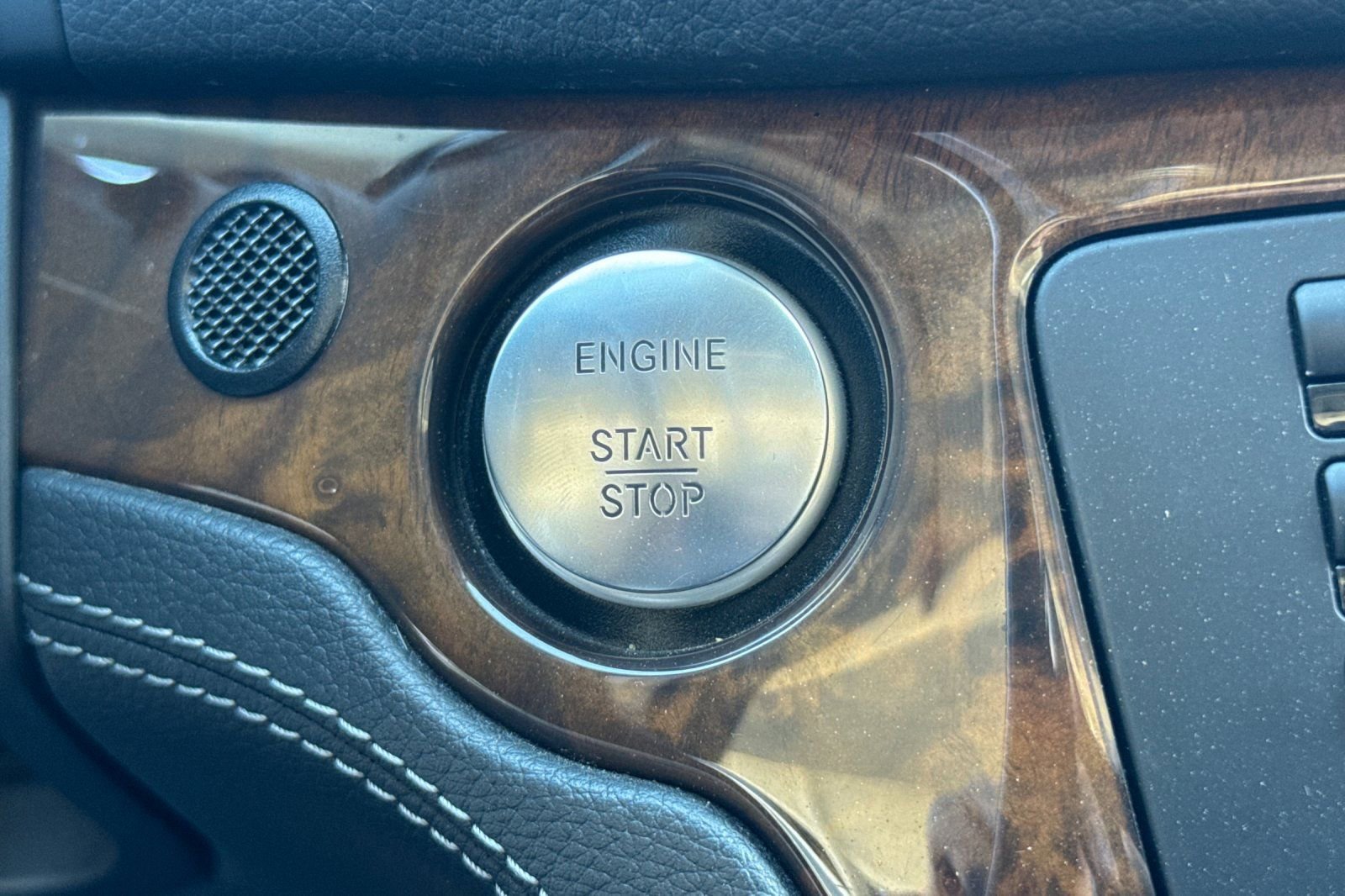 Used 2013 Mercedes-Benz SL 550 image 24