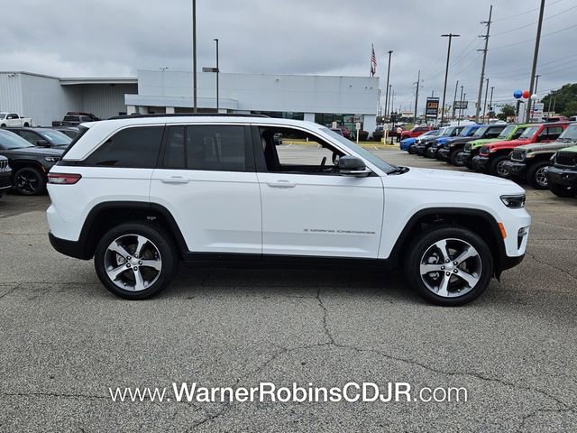 New 2025 Jeep Grand Cherokee Limited w/ Luxury Tech Group II image 16