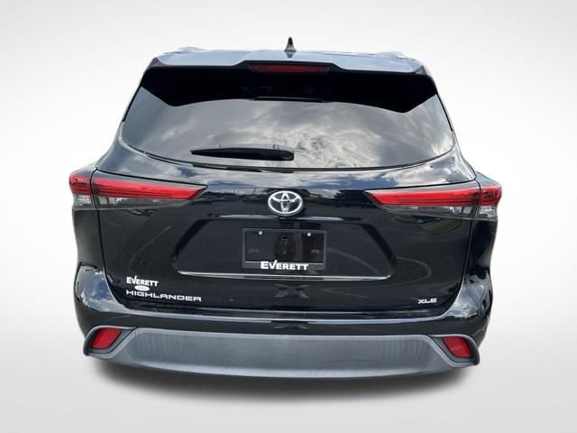 Used 2021 Toyota Highlander XLE FWD image 8